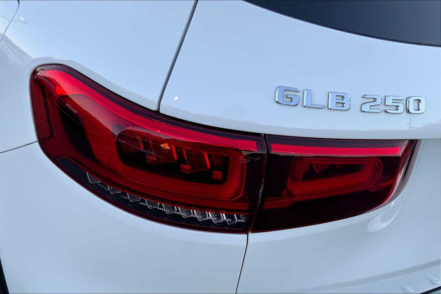 2021 Mercedes Benz GLB 250 4MATIC photo 24