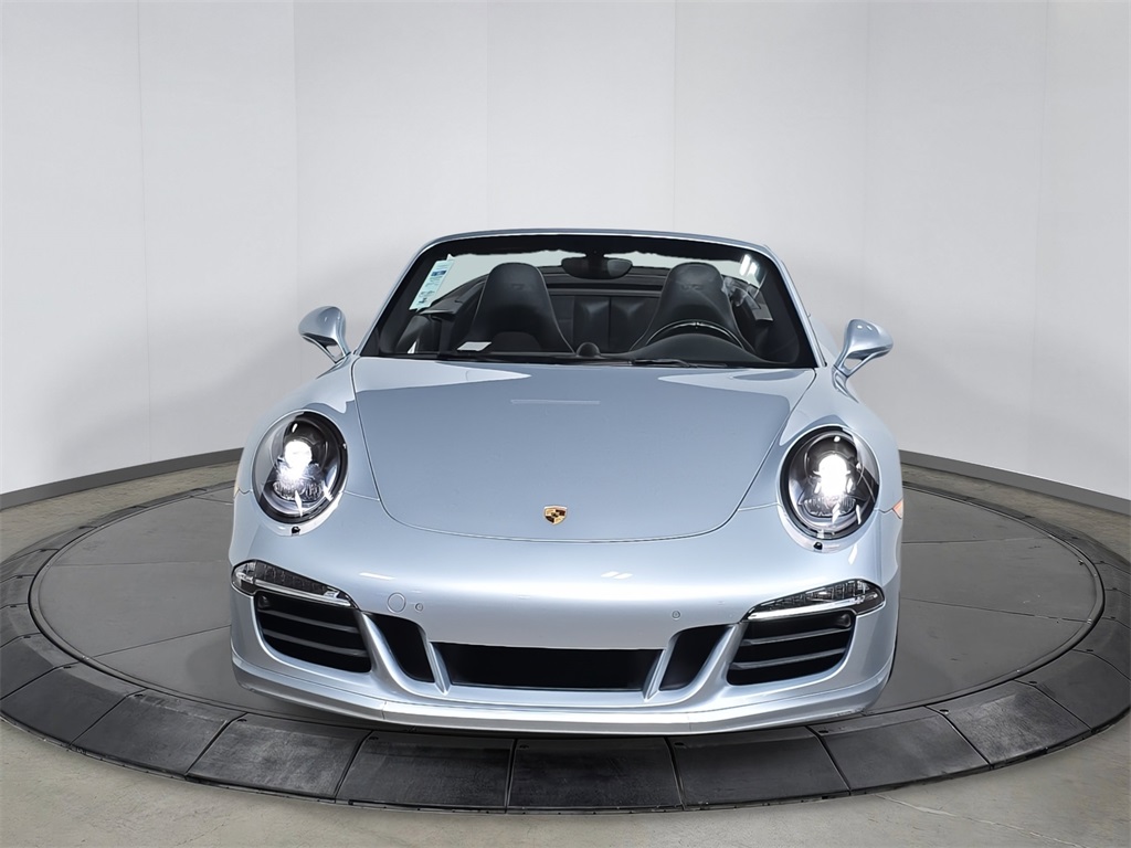2015 Porsche 911 GTS photo 2