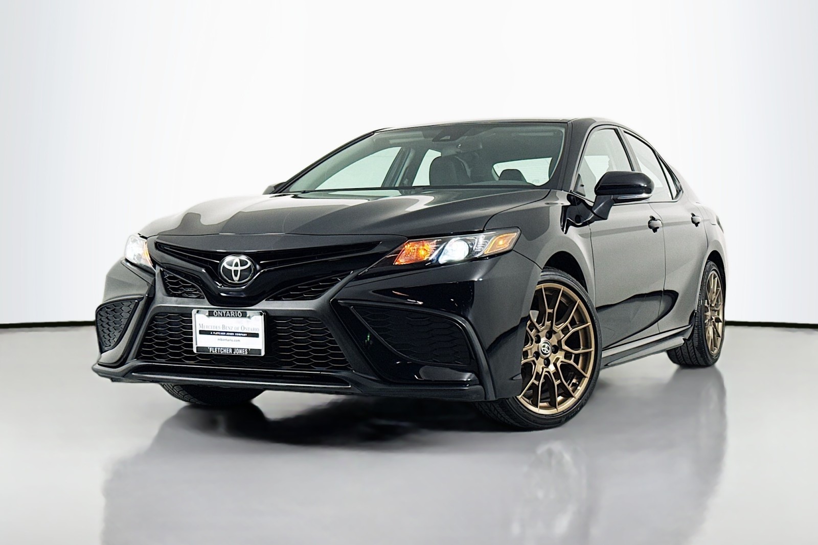 2023 Toyota Camry SE Nightshade's photo