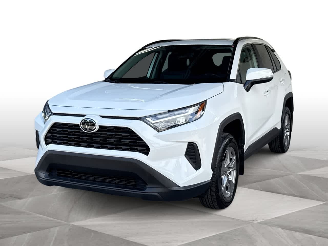 2024 Toyota RAV4 XLE's photo
