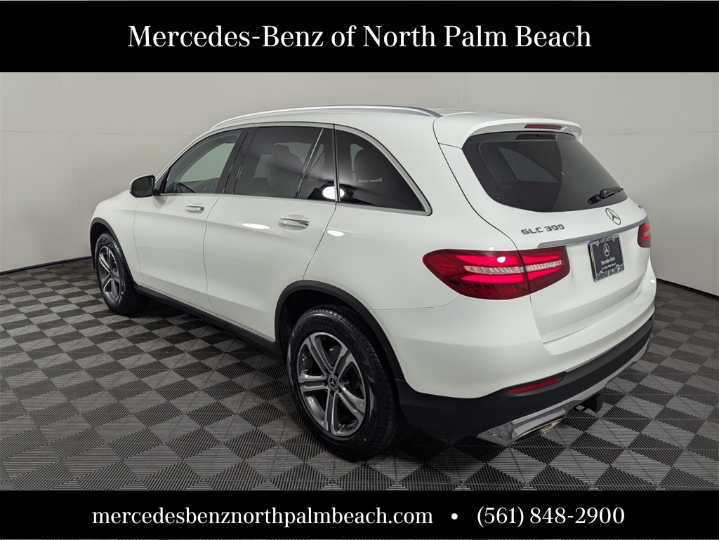 2019 Mercedes Benz GLC 300 4MATIC photo 3
