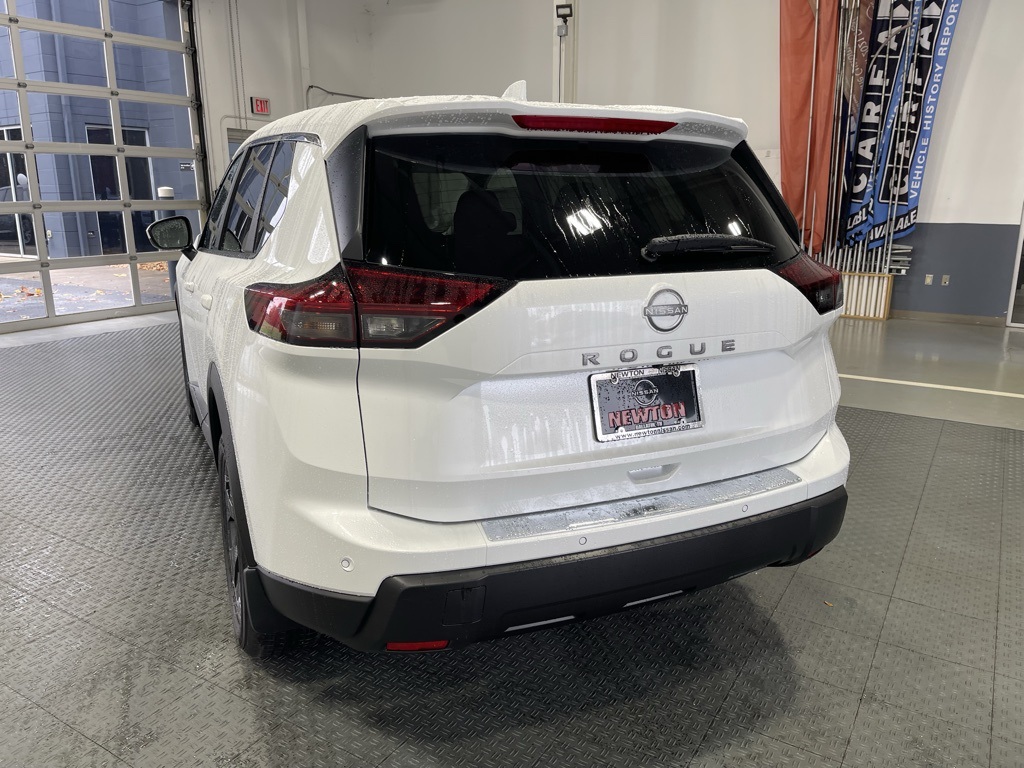 2026 Nissan Rogue SV photo 4