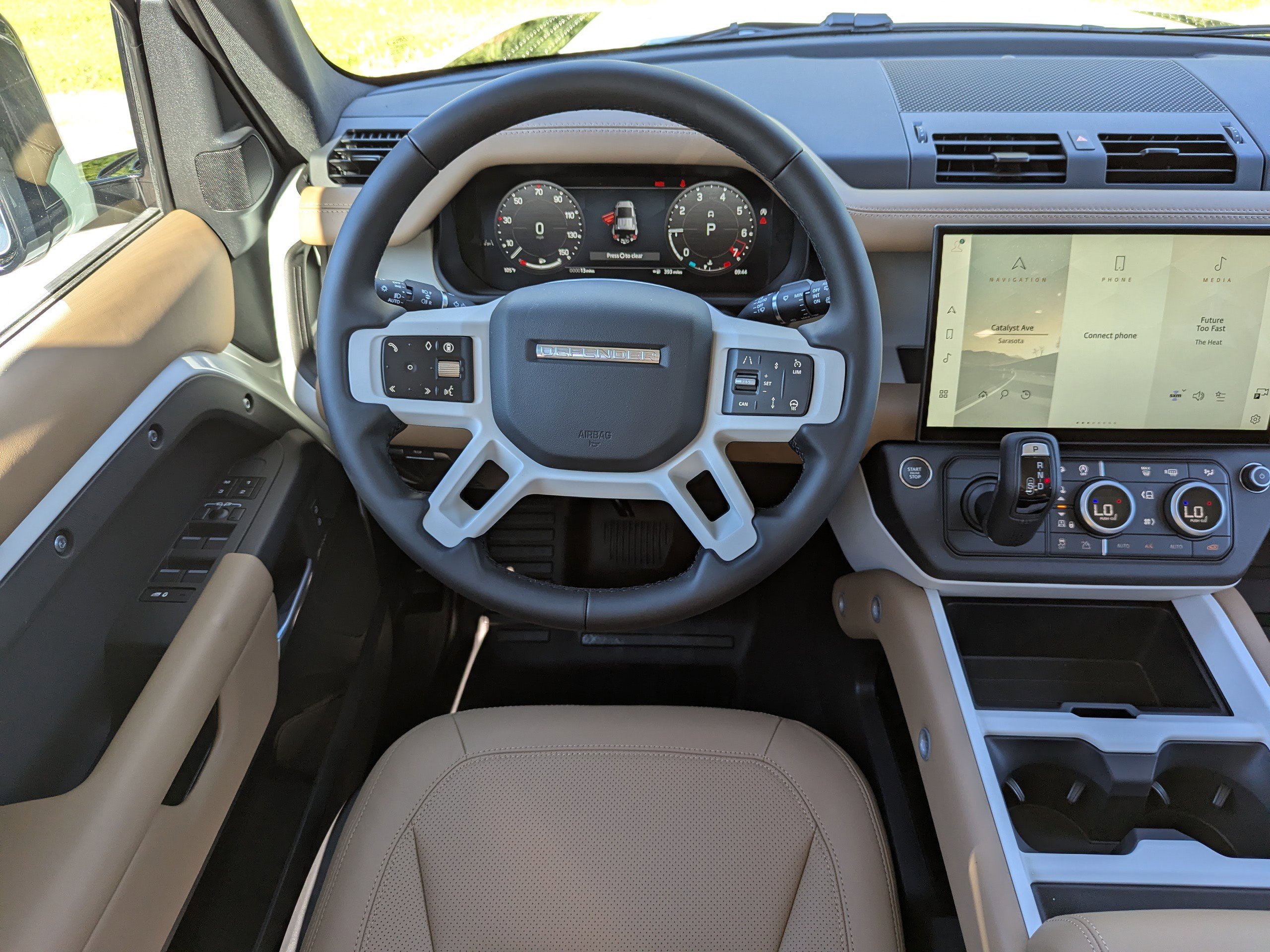 2026 Land Rover Defender 110 S photo 11