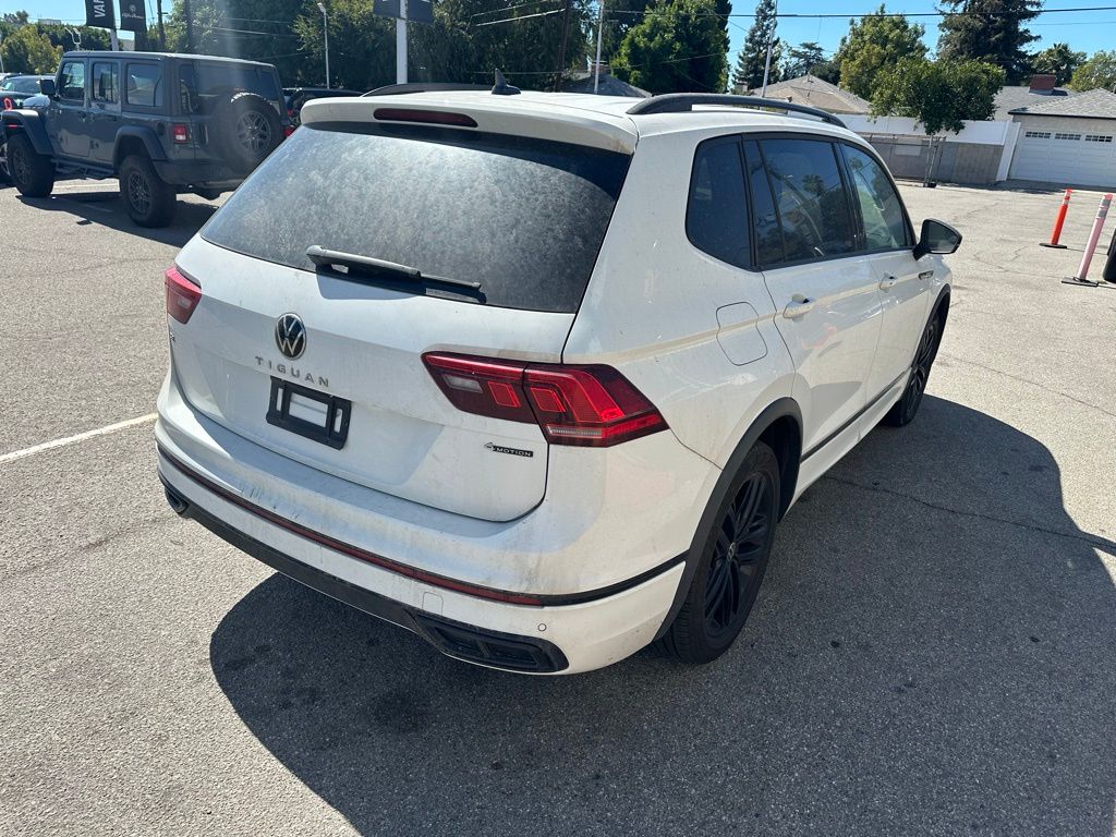 2022 Volkswagen Tiguan SE R-Line Black photo 4