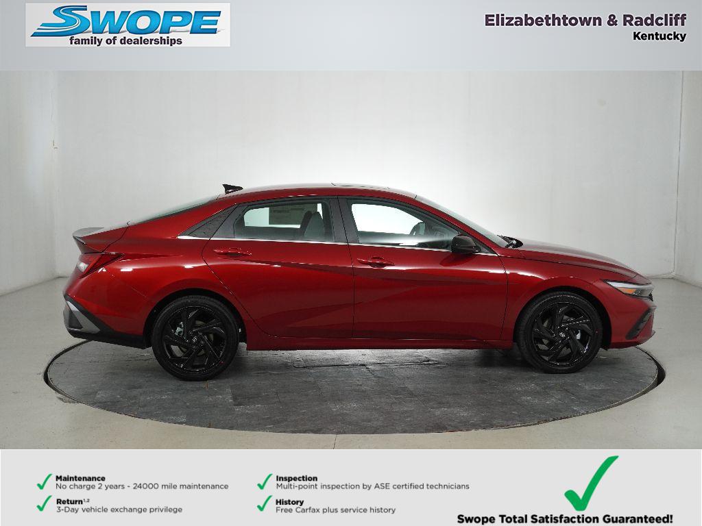 2026 Hyundai Elantra SEL Sport photo 2