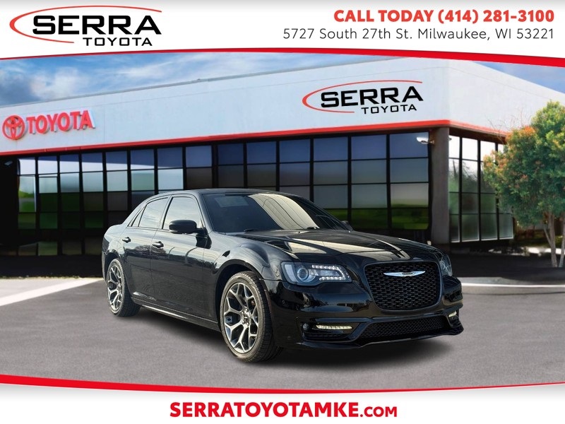 2018 Chrysler 300 S's photo