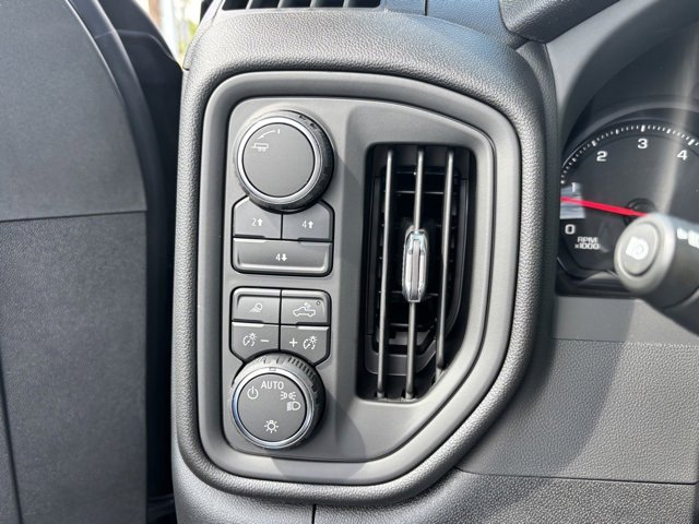 2026 Chevrolet Silverado 2500HD Custom photo 10