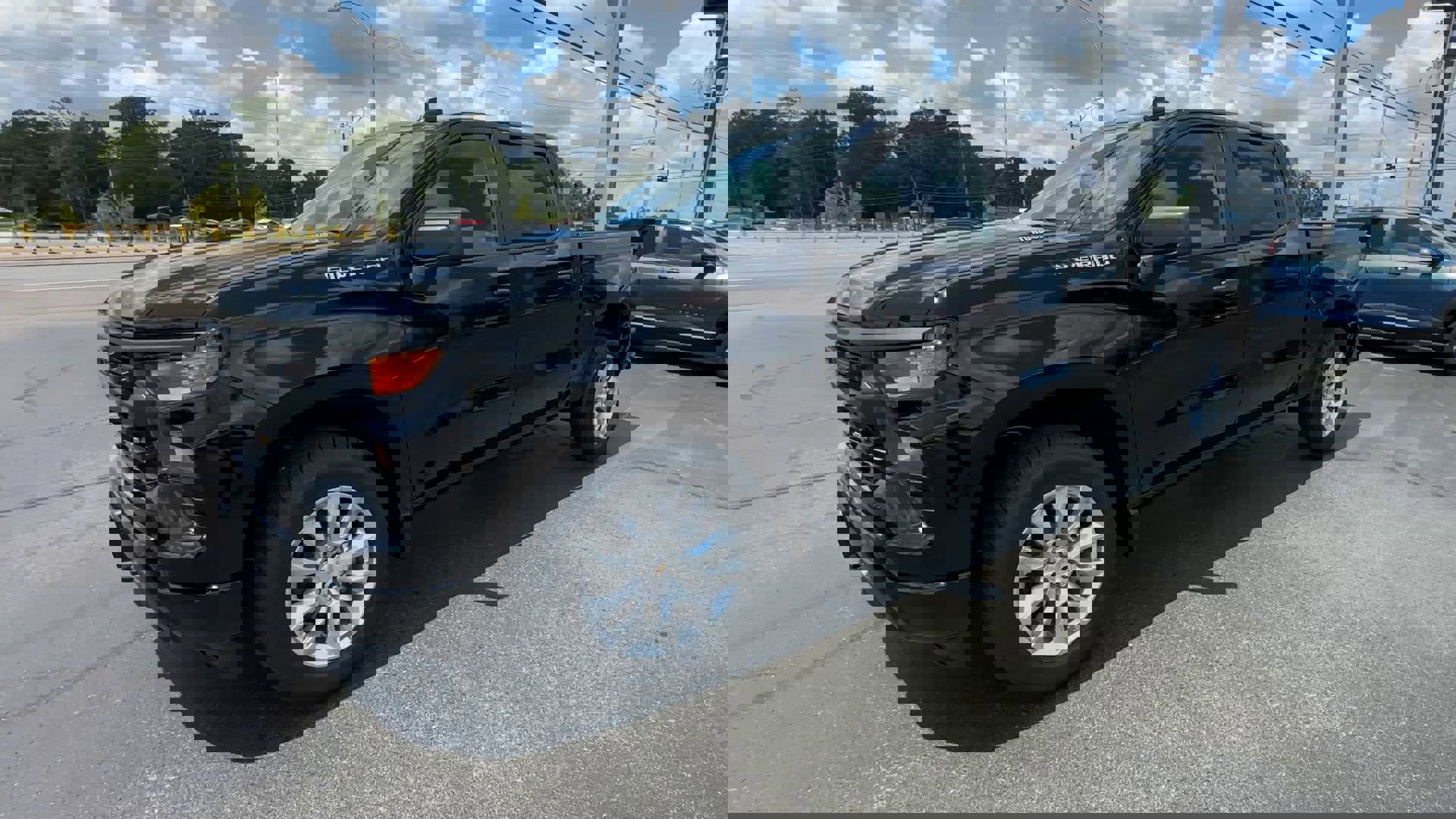 2026 Chevrolet Silverado Custom photo 2