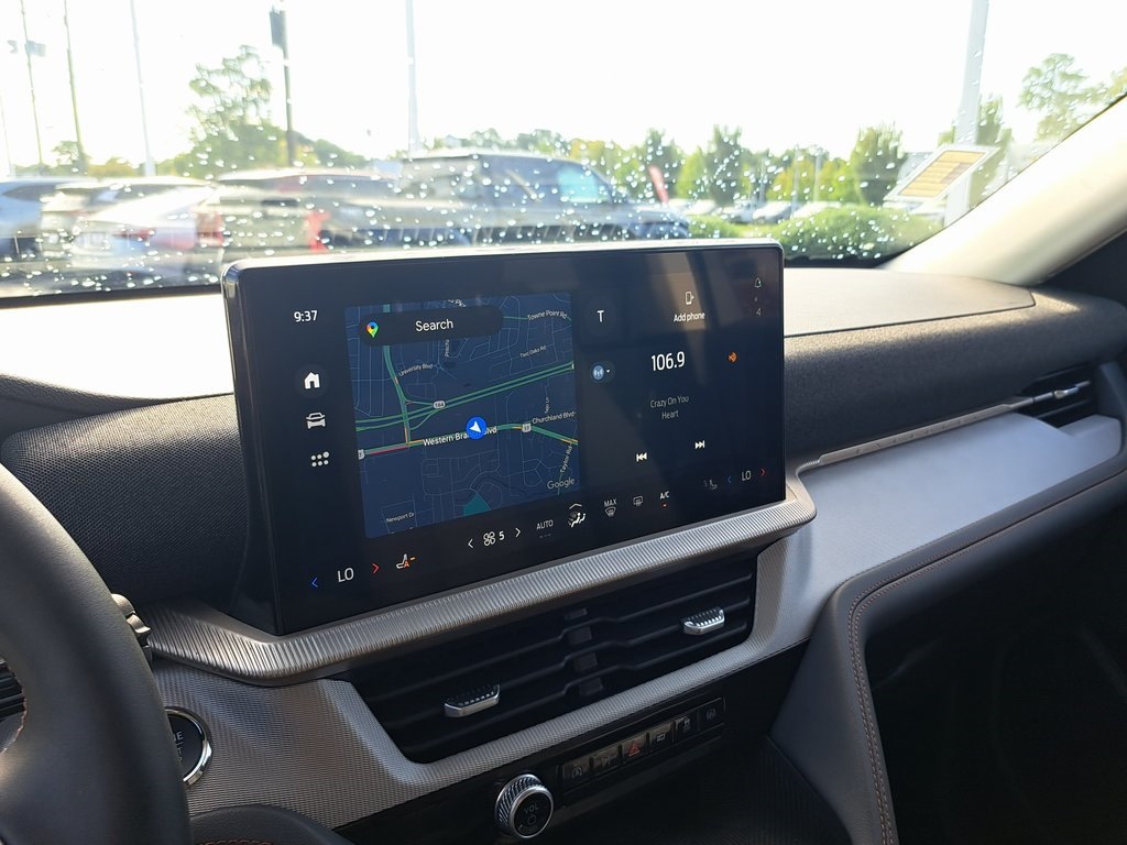 2025 Ford Explorer photo 14