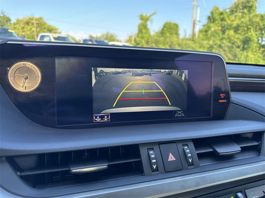 2021 Lexus ES 350 photo 17