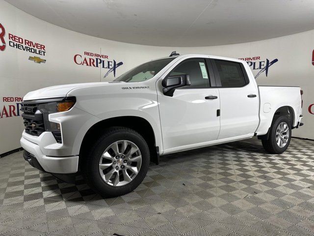 2025 Chevrolet Silverado 1500 Custom photo 3