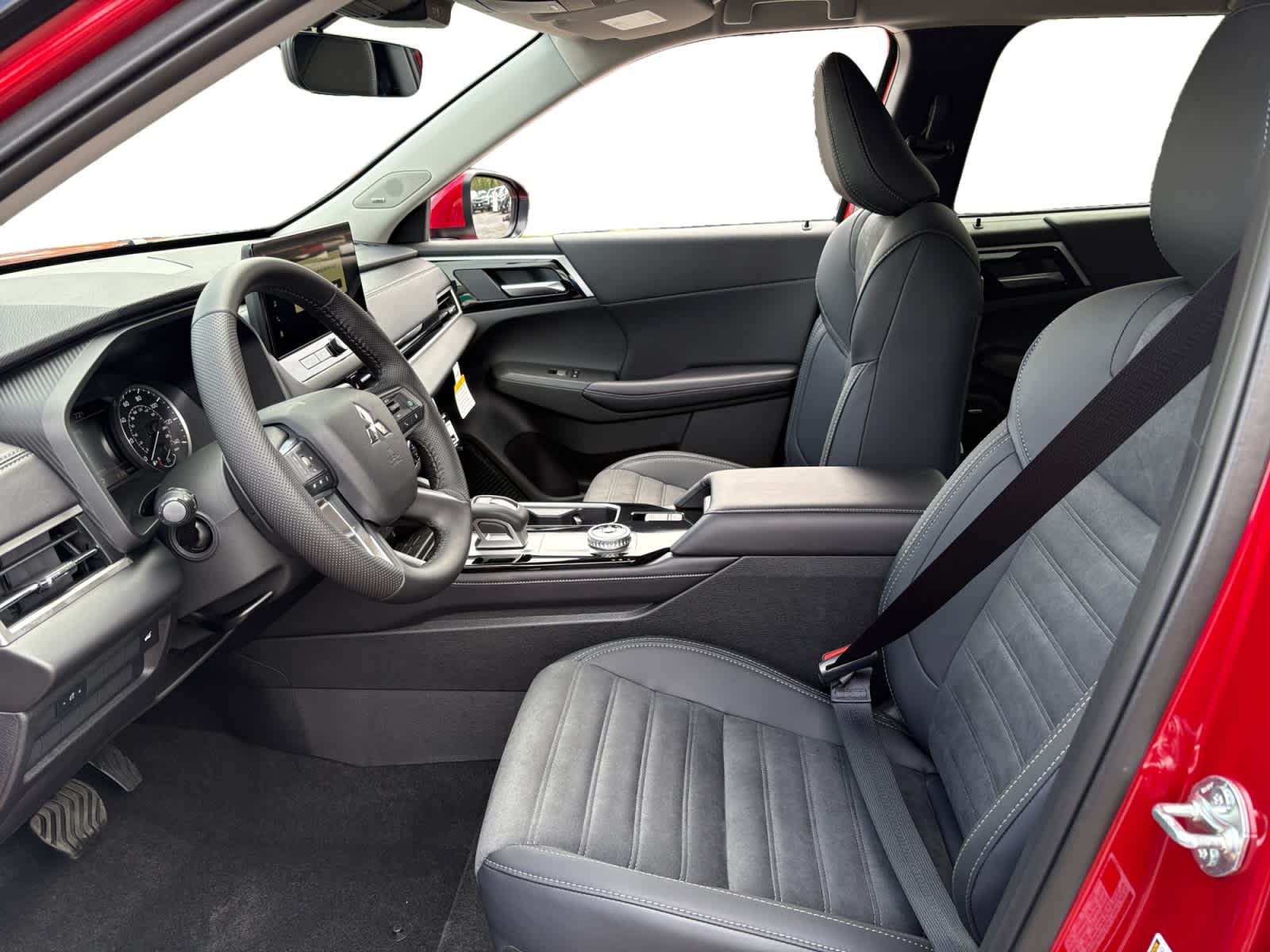 2025 Mitsubishi Outlander SE Ralliart photo 3