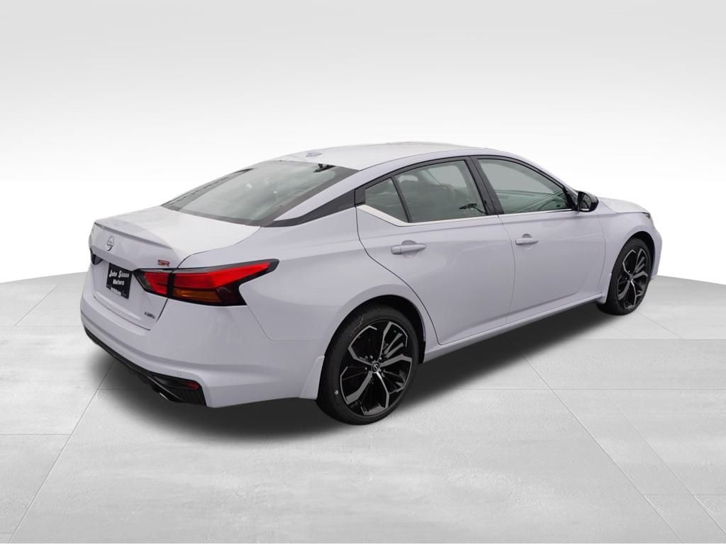 2025 Nissan Altima 2.5 SR photo 6