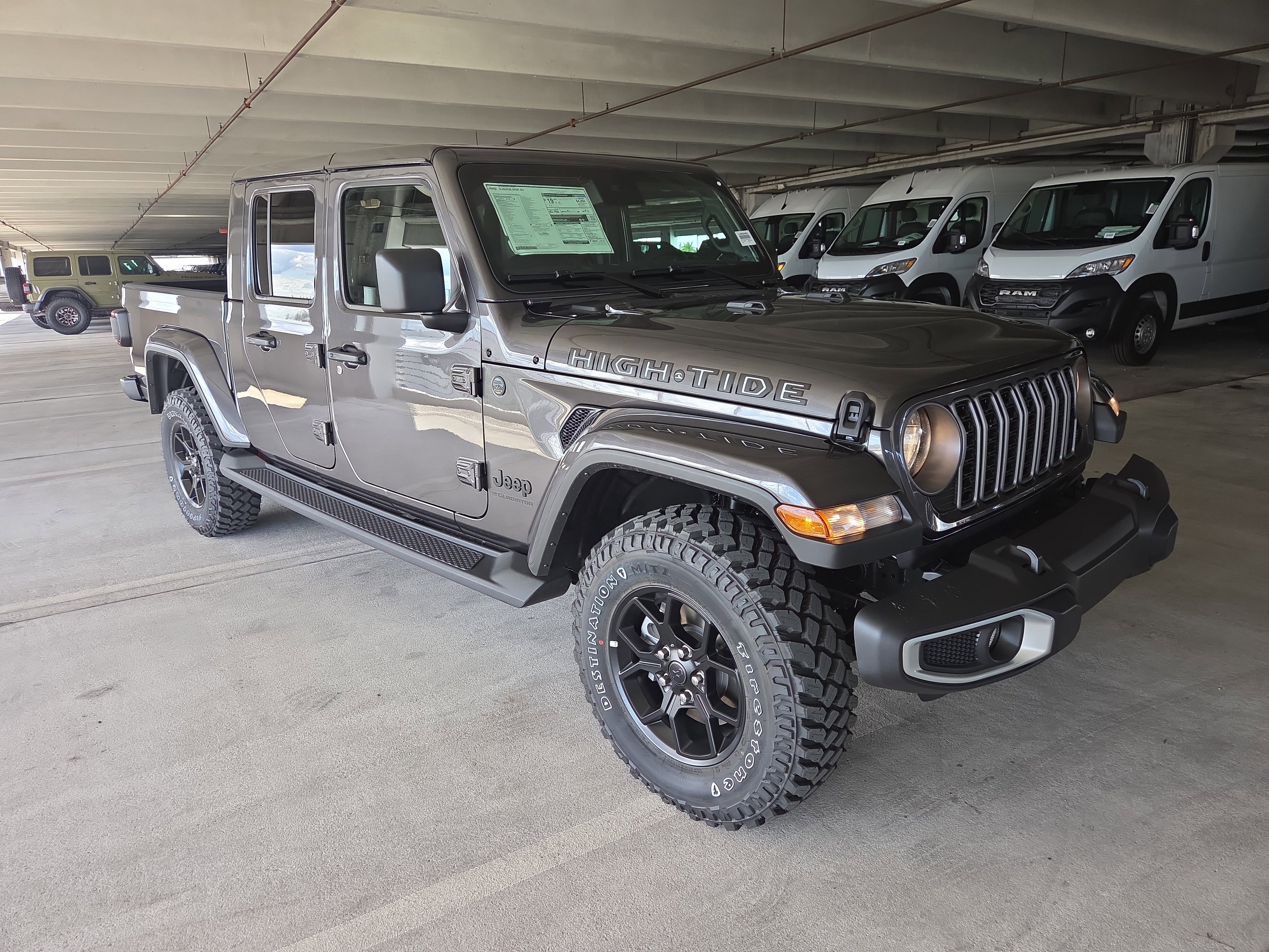 2025 Jeep Gladiator High Tide's photo