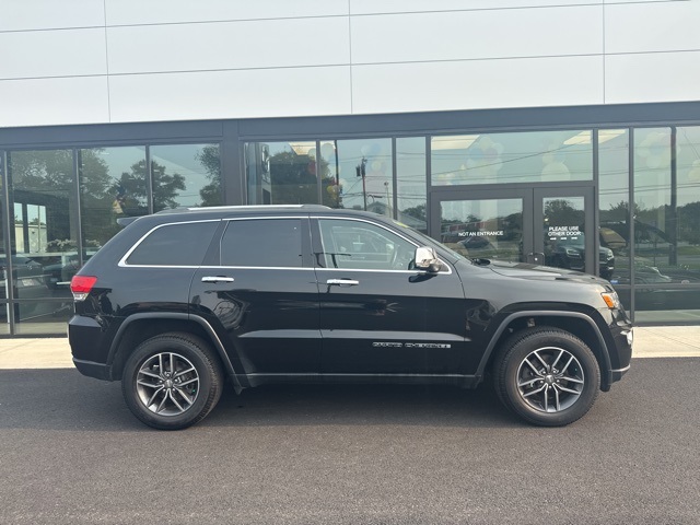 2018 Jeep Grand Cherokee Limited photo 2
