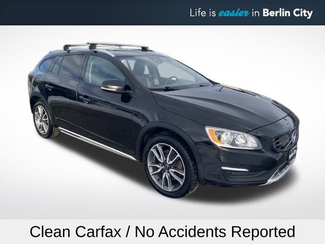 2017 Volvo V60 Base's photo