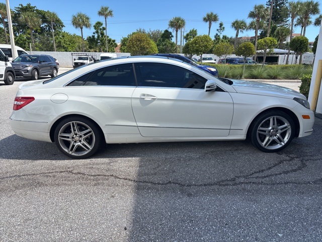 2013 Mercedes Benz E 350 photo 2