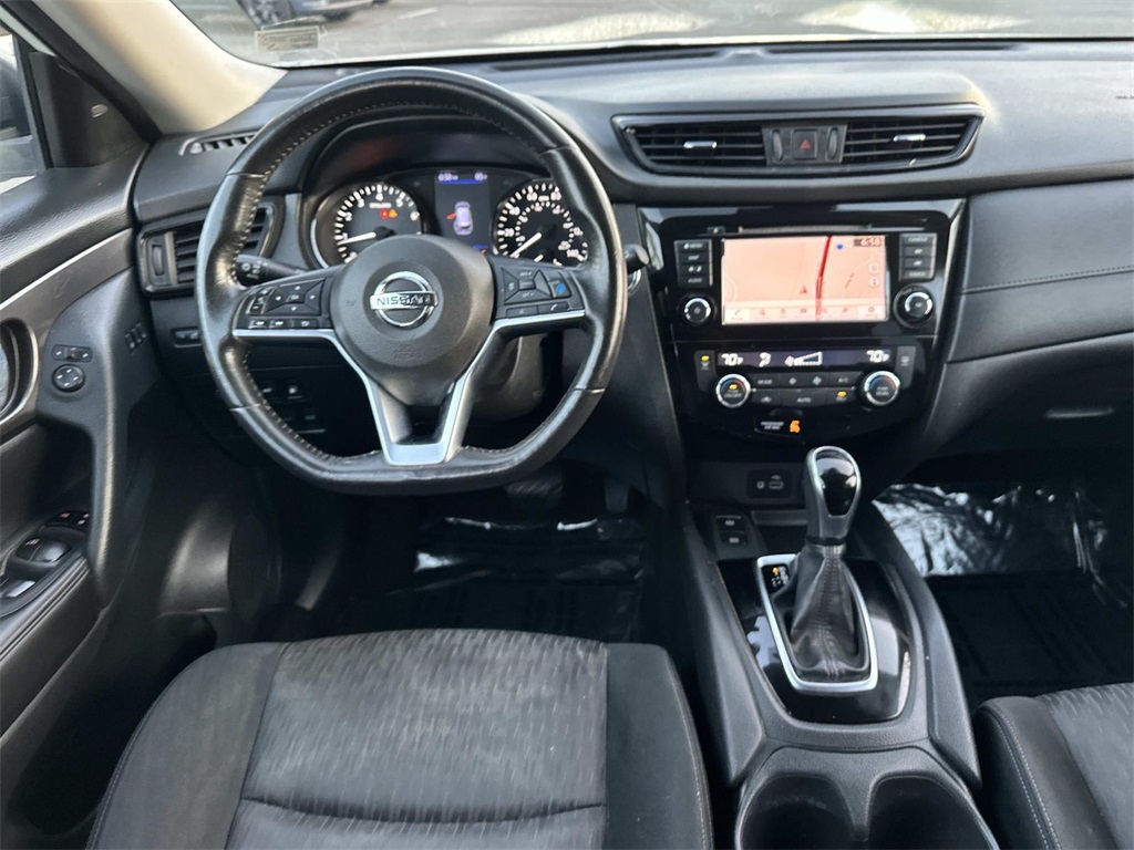 2019 Nissan Rogue SV photo 17