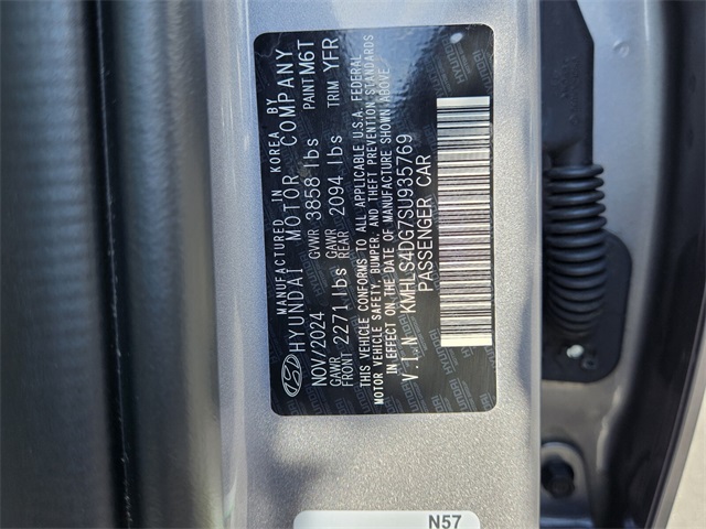 2025 Hyundai Elantra SEL Convenience photo 17