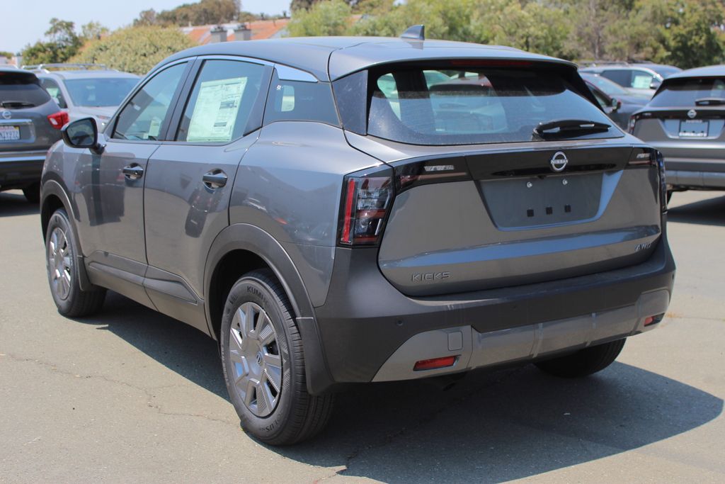 2025 Nissan Kicks S photo 6