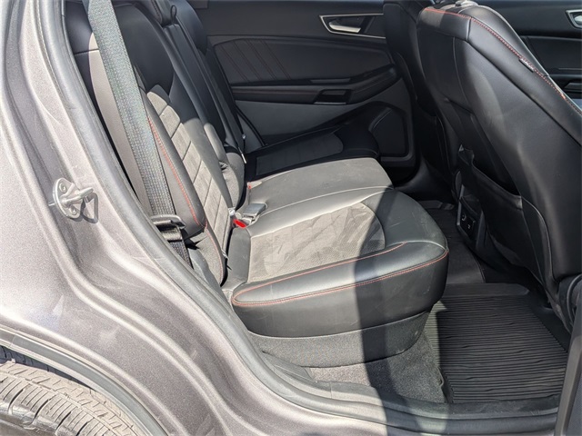 2021 Ford Edge ST photo 31