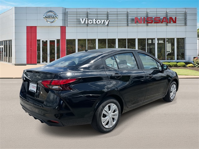 2025 Nissan Versa 1.6 S photo 2