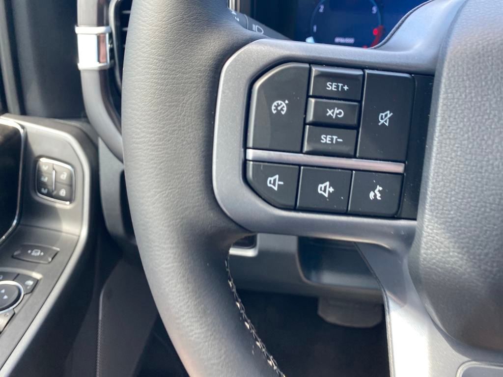 2025 Ford F-250 Lariat photo 17