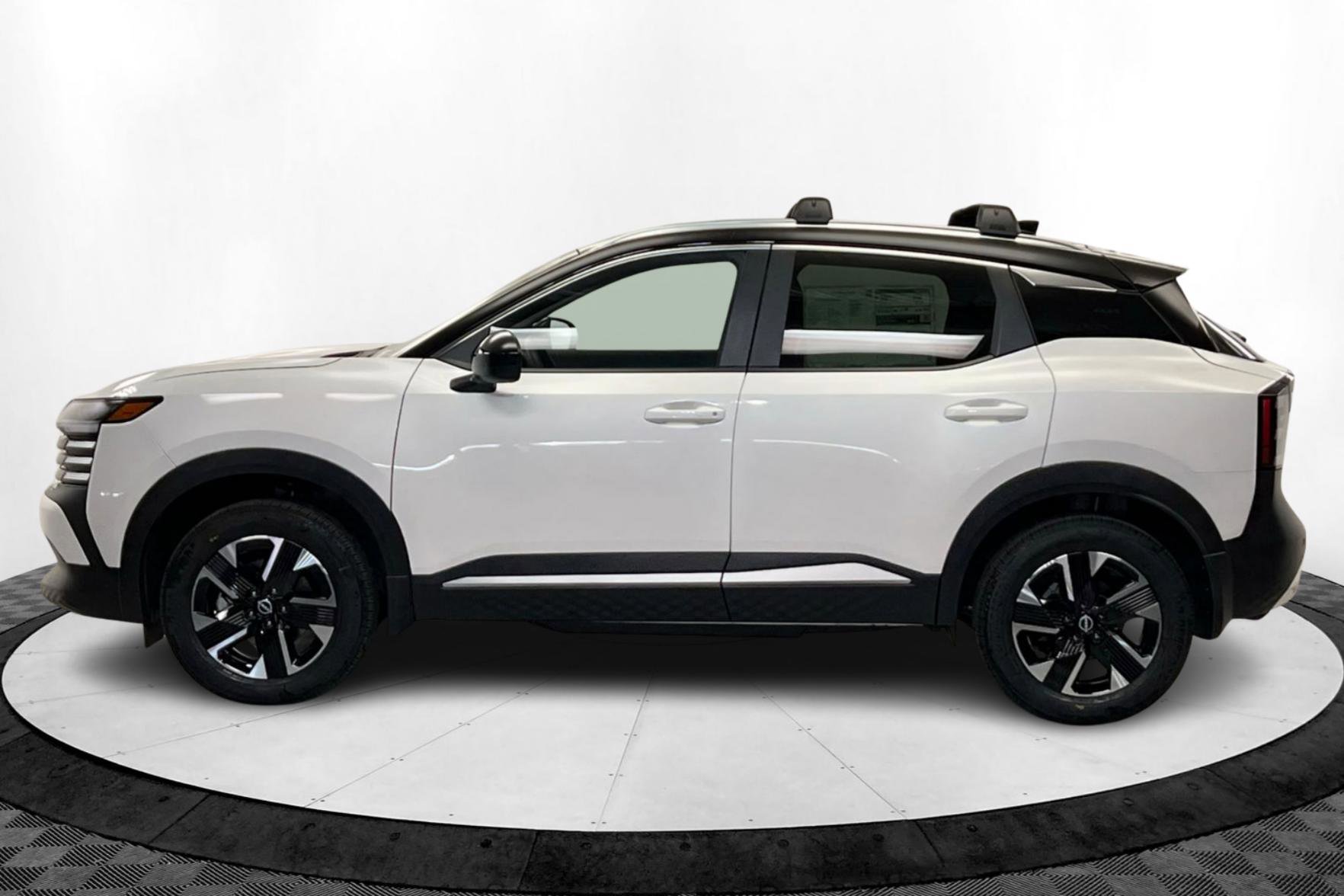 2026 Nissan Kicks SV photo 2