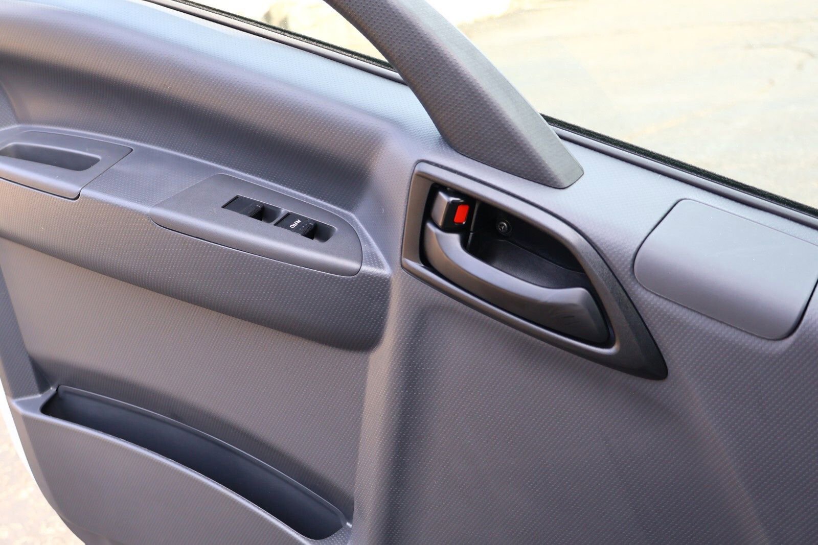 2023 Isuzu NRR Standard Cab photo 9