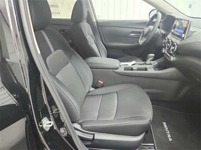 2025 Nissan Sentra SV photo 29