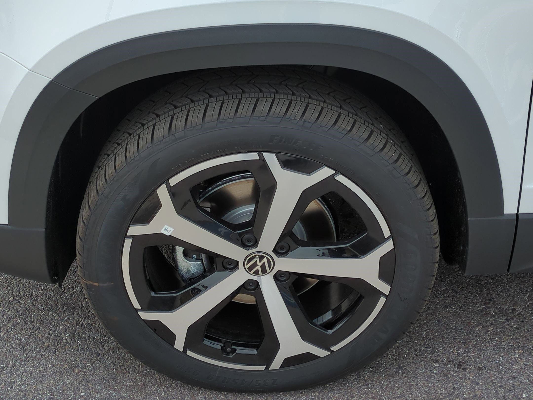 2025 Volkswagen Taos SEL photo 18