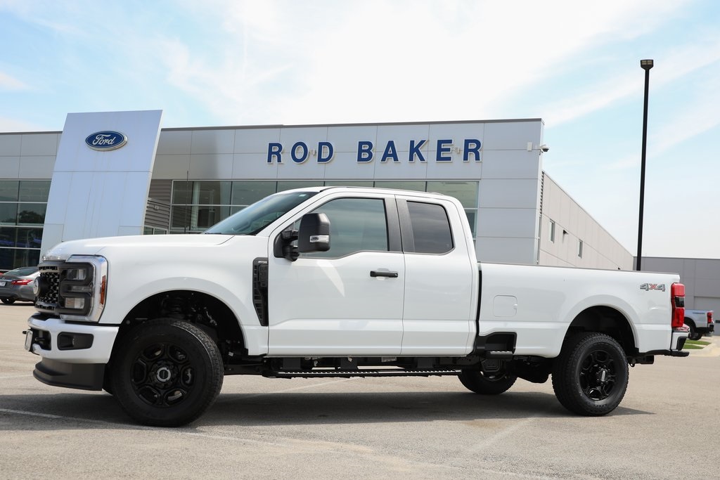 2025 Ford F-350 XL photo 2