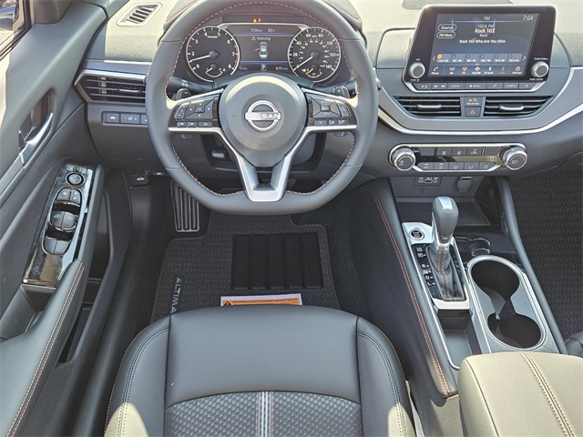 2025 Nissan Altima 2.5 SR photo 7