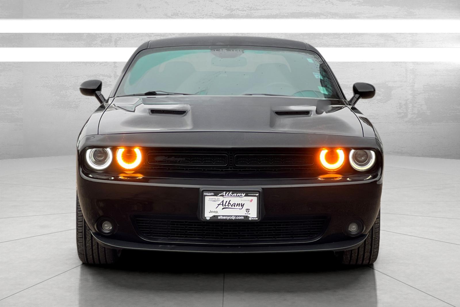 2020 Dodge Challenger SXT photo 2