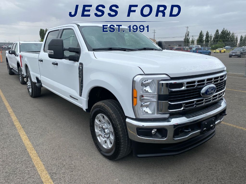 2023 Ford F-350 XLT photo 4