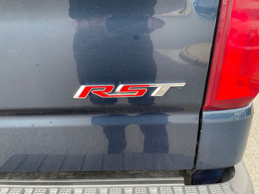 2020 Chevrolet Silverado 1500 RST photo 4