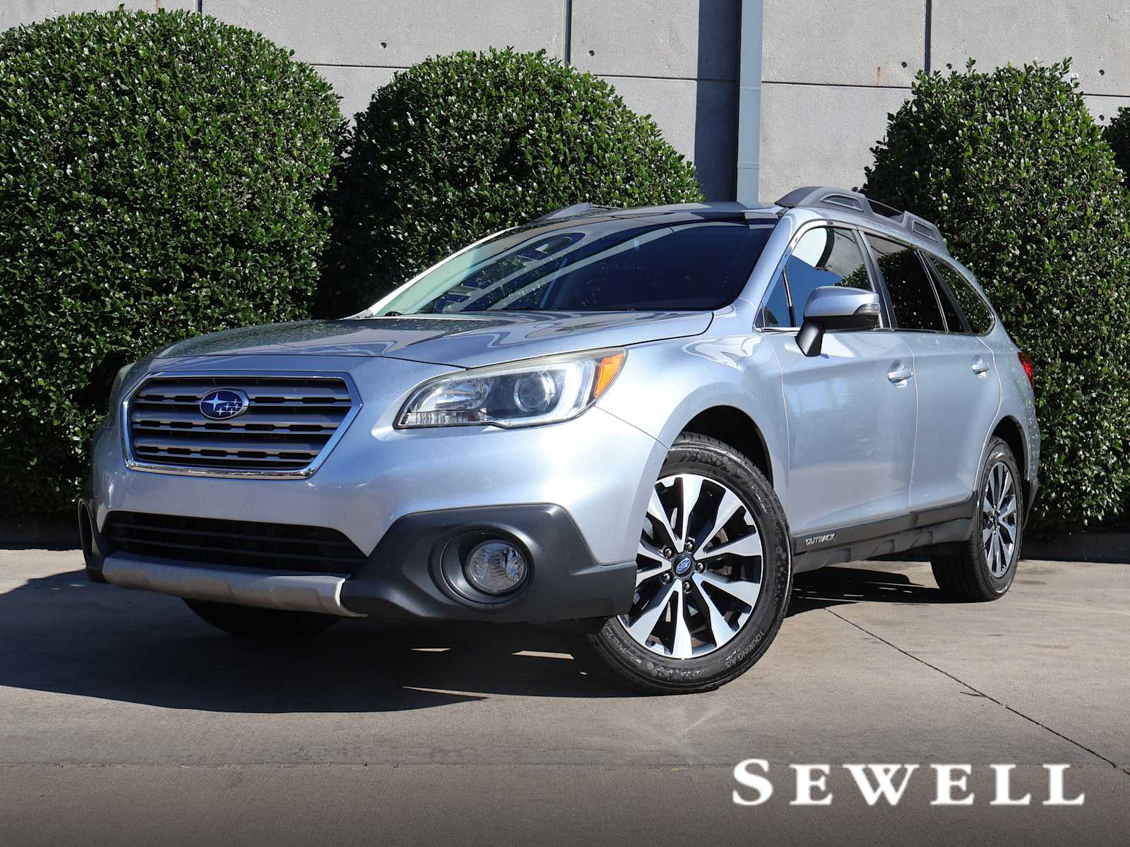 2015 Subaru Outback Limited's photo