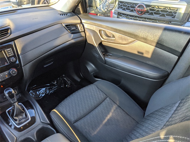 2019 Nissan Rogue S photo 15