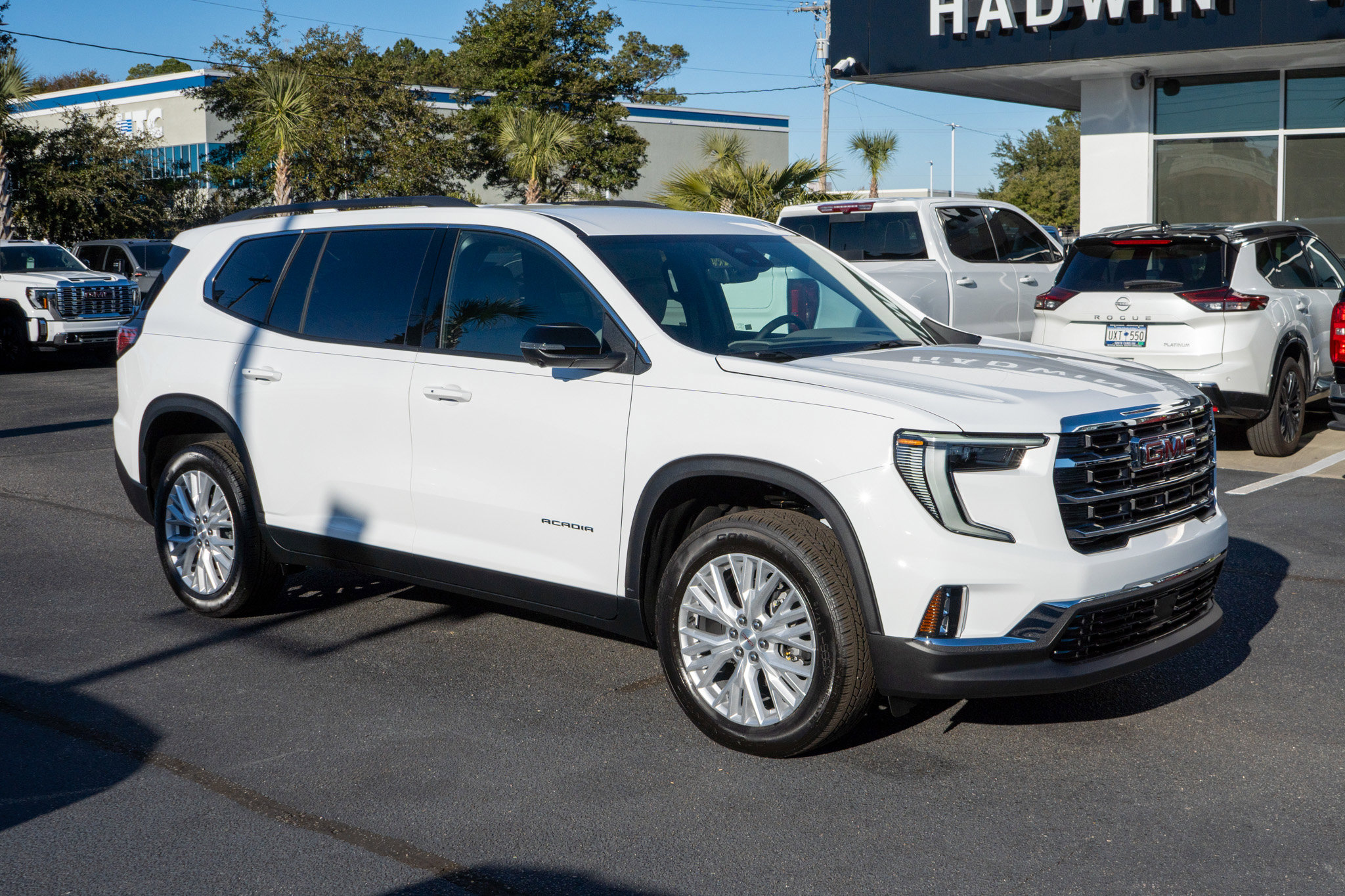 2026 GMC Acadia Elevation's photo