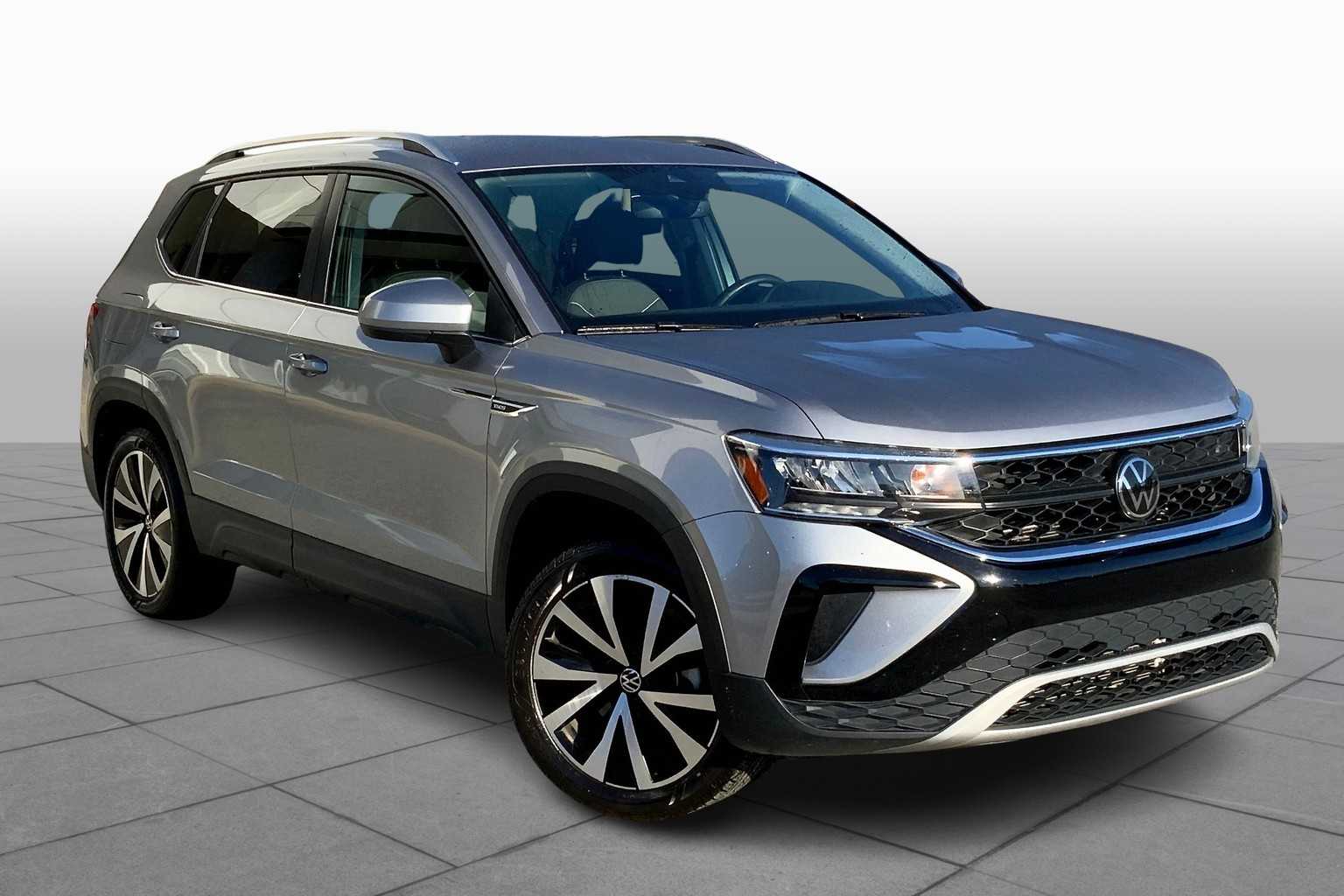 2024 Volkswagen Taos SE photo 2