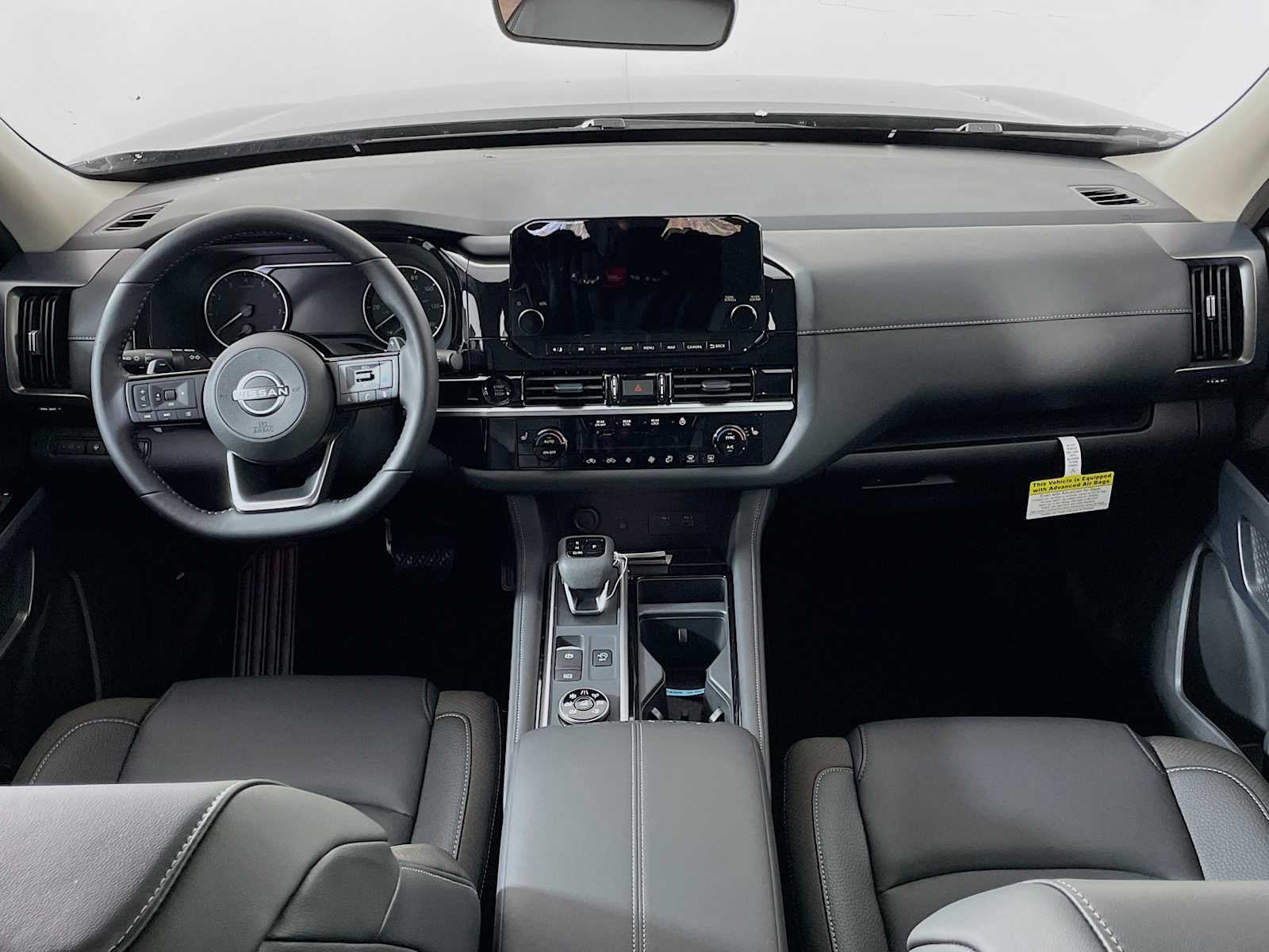 2025 Nissan Pathfinder SL photo 3