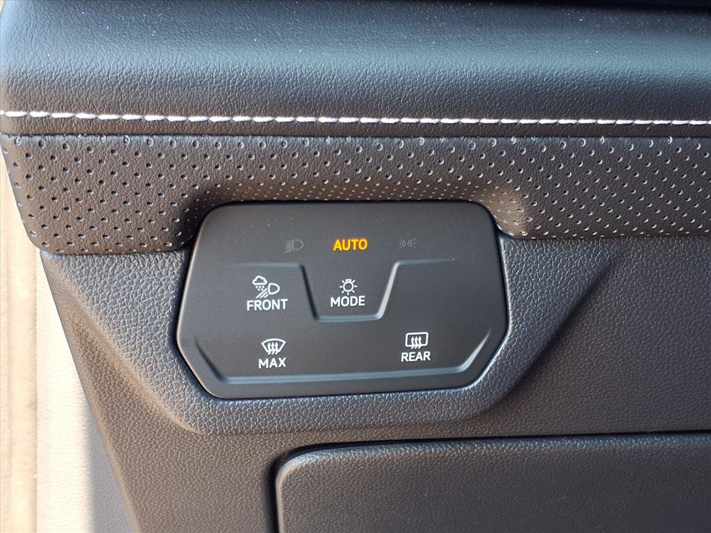 2025 Volkswagen Atlas SE Technology photo 5