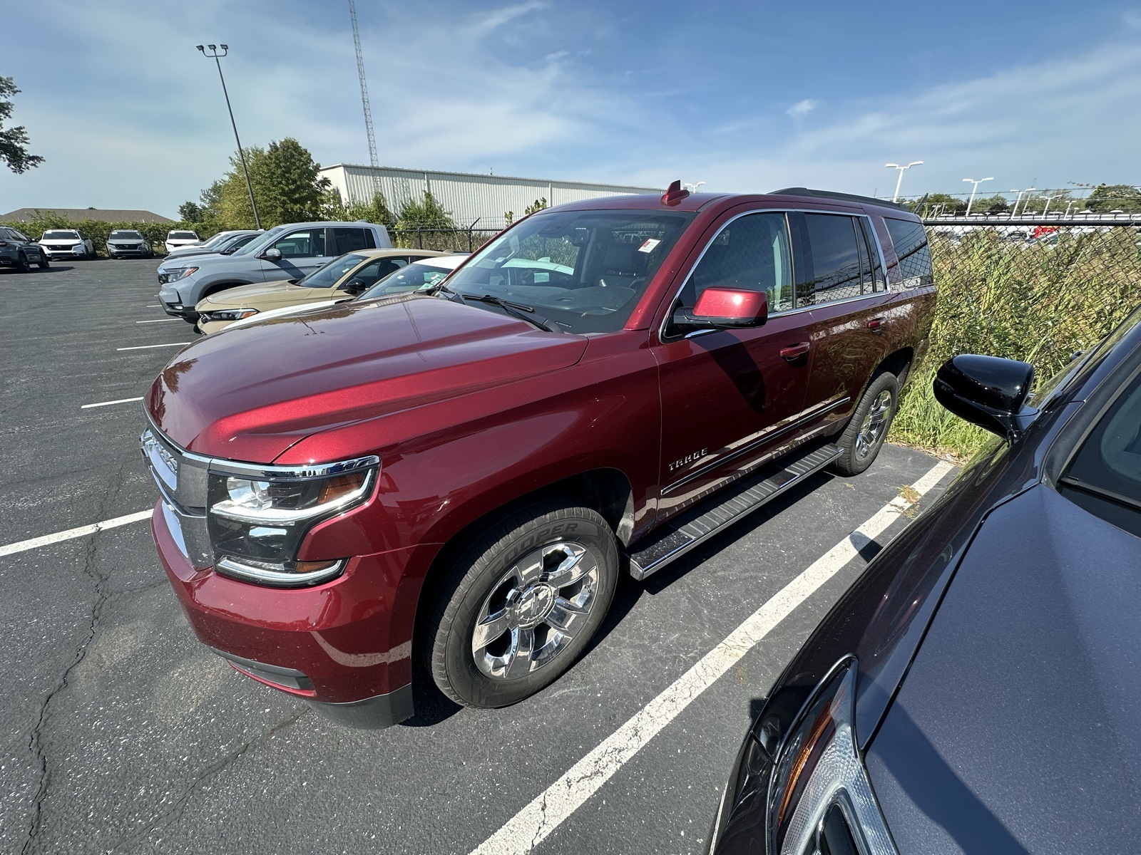 2019 Chevrolet Tahoe LT photo 2