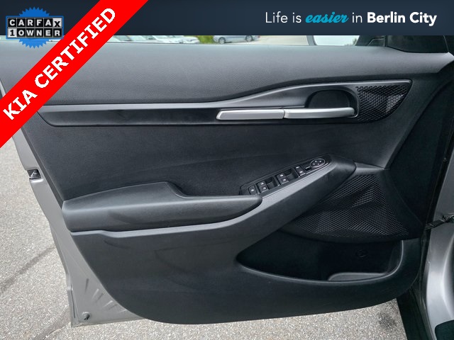 2023 Kia Seltos LX photo 17