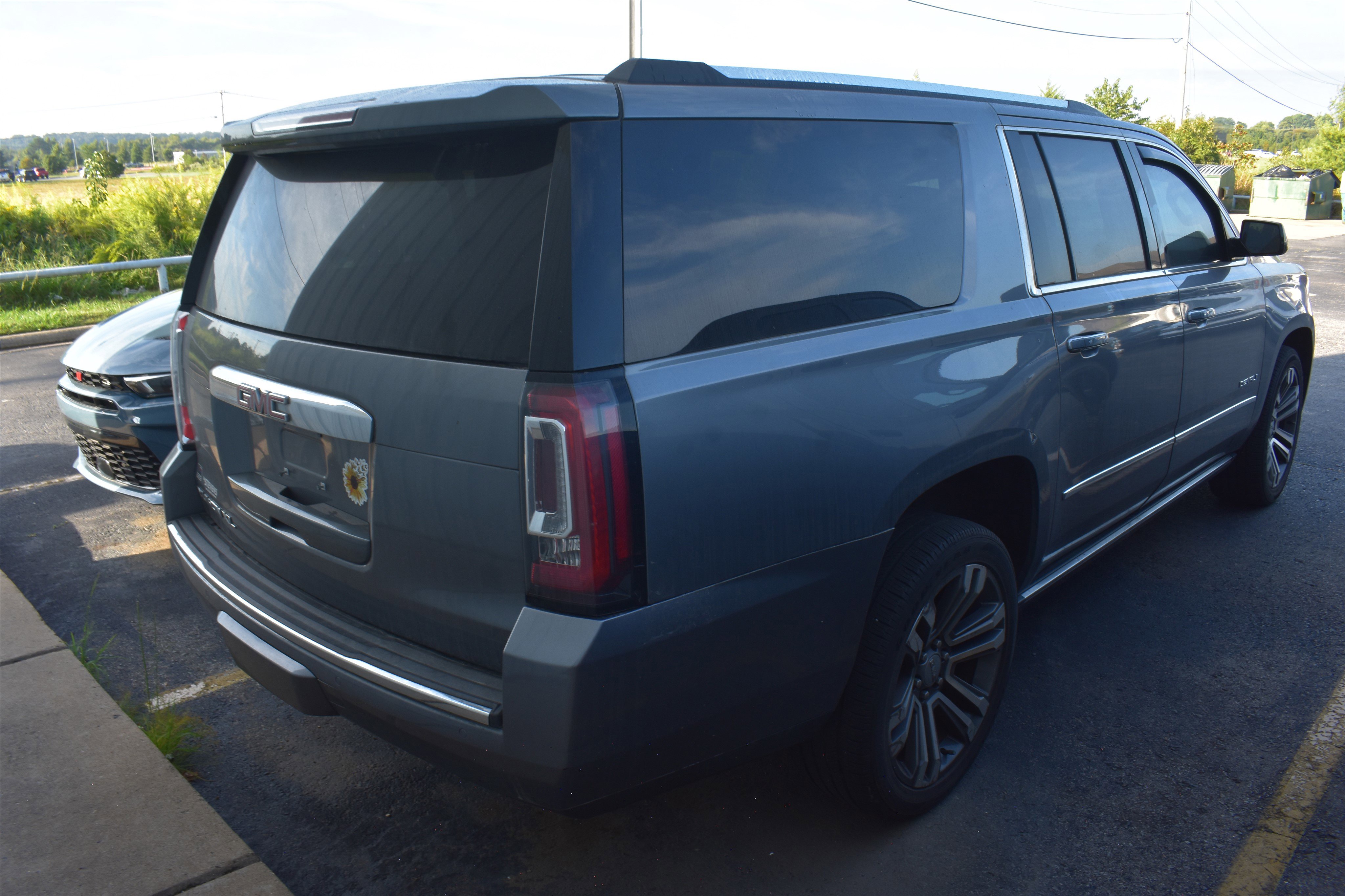 2019 Gmc Yukon XL Denali photo 3