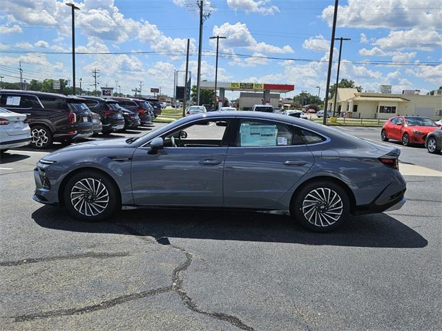 2025 Hyundai Sonata Hybrid SEL photo 3