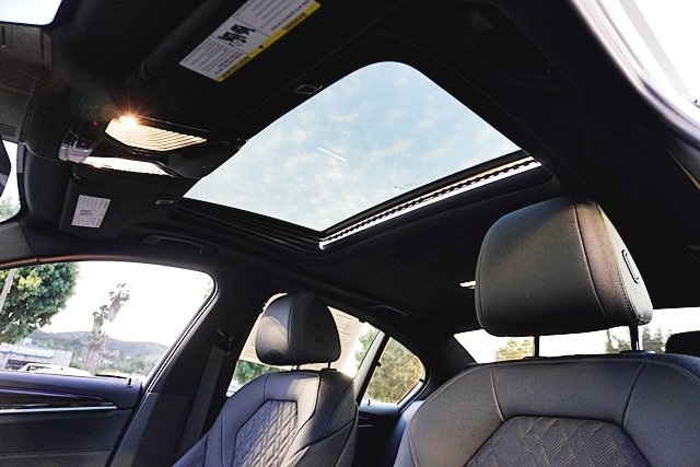 Used 2023 White BMW 530e iPerformance image 15