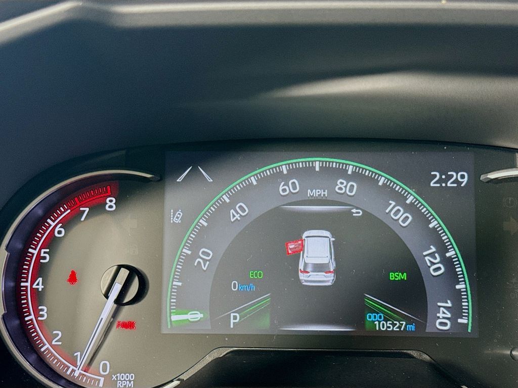 2023 Toyota RAV4 XLE Premium photo 11