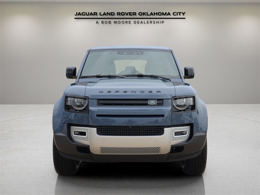 2025 Land Rover Defender 110 S photo 2