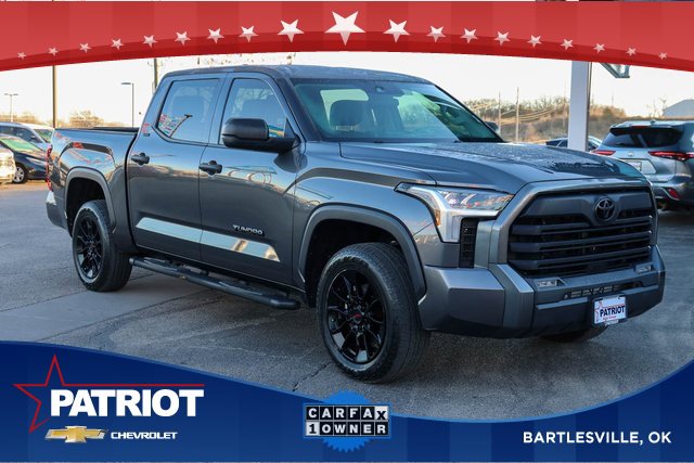 2023 Toyota Tundra SR5's photo